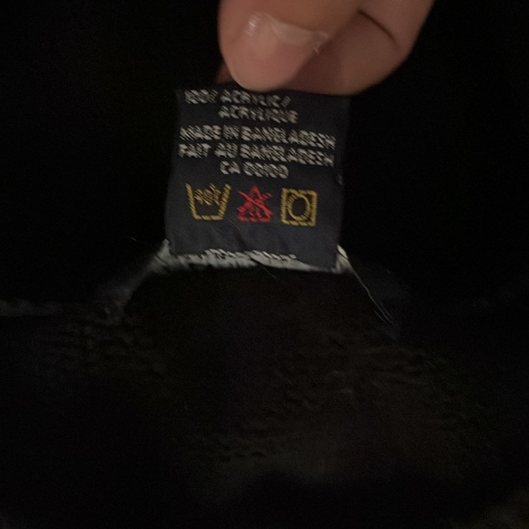 Black sweater vest - Picture 4 of 4